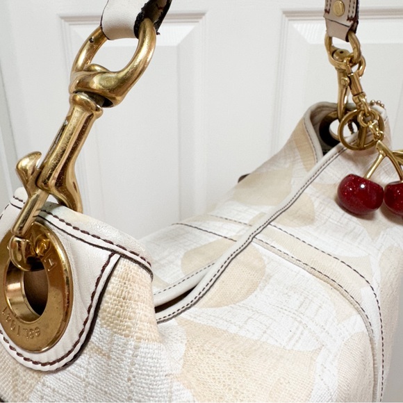 Coach Vintage Signature Linen and Ivory Leather Hobo Bag - Picture 10 of 13